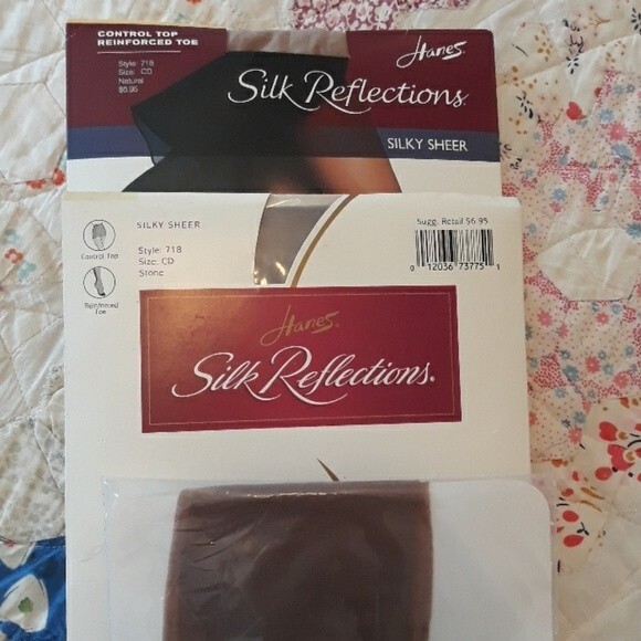 HANES LOT OF 3 SILK REFLECTIONS STOCKINGS - Picture 3 of 8